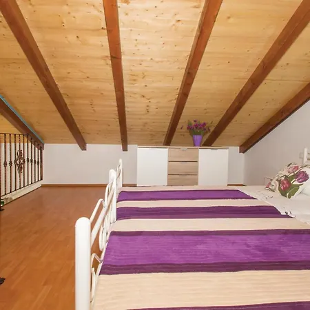 Awesome In With Kitchen * Smokvica (Korcula)
